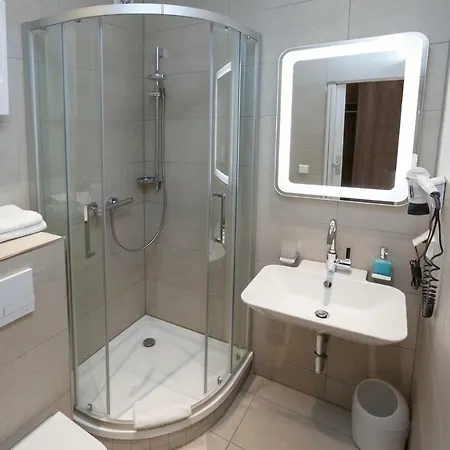 فندق برينز أنتون